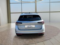 Gebraucht Skoda Superb 150 PS (110 kW) 2025 Aluminium silber Kombi