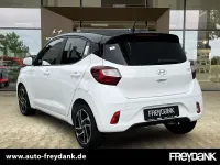Gebraucht Hyundai i10 Prime 79 PS (58 kW) 2025 Atlas white/ phantom black Kleinwagen