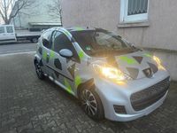 Gebraucht Peugeot 107 68 PS (50 kW) 2011 Silber Kleinwagen