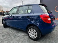 Używany Skoda Fabia 60 KM (44 kW) 2015 Niebieski Sedan/Limuzyna