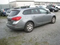 Używany Opel Astra Design Edition 101 KM (74 kW) 2012 Srebrny Kombi