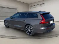 Gebraucht Volvo V60 Plus 197 PS (144 kW) 2023 Platinum grey (metallic) Kombi