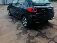 Gebraucht Peugeot 206 90 PS (66 kW) 2008 Schwarz Kleinwagen