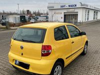 Gebraucht VW Fox 54 PS (39 kW) 2006 Gelb Kleinwagen