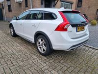 Gebraucht Volvo V60 CC 150 PS (110 kW) 2017 Weiß Kombi