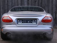 Second-hand Jaguar XKR 363 CP (266 kW) 2000 Argintiu Coupe