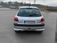 Gebraucht Peugeot 206 75 PS (55 kW) 2007 Silber Kleinwagen