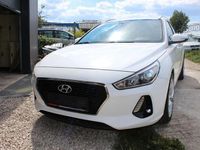 Gebraucht Hyundai i30 Select 110 PS (80 kW) 2018 Weiß Limousine
