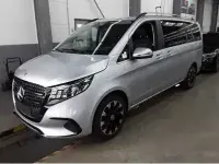 Gebraucht Mercedes V300 Avantgarde 237 PS (174 kW) 2025 Silber Van / Kleinbus