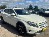 Gebraucht Mercedes GLA200 156 PS (114 kW) 2014 Calcitweiss  unilack SUV