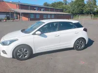 Gebraucht Hyundai i20 75 PS (55 kW) 2018 Weiß Kleinwagen