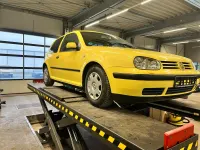 Używany VW Golf IV 75 KM (55 kW) 2002 Żółty Hatchback