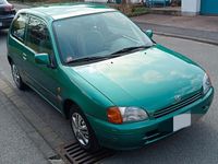 Gebraucht Toyota Starlet 75 PS (55 kW) 1999 Grün Kleinwagen