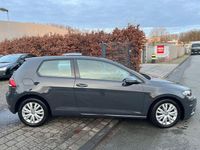 Gebraucht VW Golf VII Trendline 116 PS (85 kW) 2017 Grau Kleinwagen