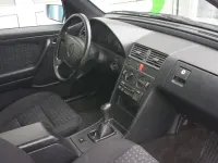 Gebraucht Mercedes C180 122 PS (89 kW) 1994 Silber Limousine