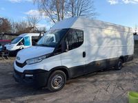 Second-hand Iveco Daily 145 CP (106 kW) 2016 Alb Monovolum
