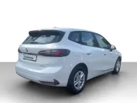 Gebraucht BMW 218 Active Tourer 136 PS (100 kW) 2023 Weiß Van / Kleinbus
