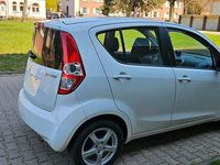 Gebraucht Suzuki Splash 77 PS (56 kW) 2011 Weiß Kleinwagen