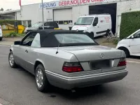 Gebraucht Mercedes E220 150 PS (110 kW) 1994 Silber Cabrio