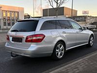 Gebraucht Mercedes E220 Avantgarde 170 PS (125 kW) 2011 Silber Kombi