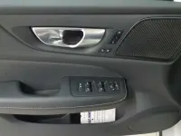 Gebraucht Volvo V60 Plus 197 PS (144 kW) 2023 Crystal weißperleffekt Kombi