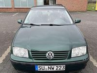 Second-hand VW Bora 101 CP (74 kW) 1999 Verde Berlinǎ