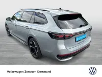 Gebraucht VW Passat R-line 272 PS (200 kW) 2025 Oyster silver metallic Kombi