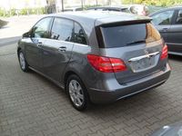 Gebraucht Mercedes B200 156 PS (114 kW) 2012 Grau metallic Van / Kleinbus