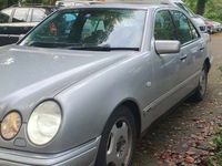 gebraucht Mercedes E240 Classic