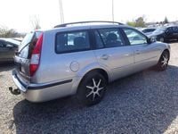 Gebraucht Ford Mondeo Trend 125 PS (91 kW) 2005 Machine silver Kombi