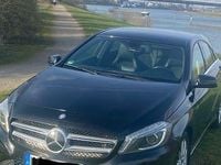 Gebraucht Mercedes A180 109 PS (80 kW) 2015 Schwarz Limousine