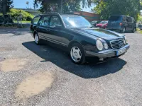 Gebraucht Mercedes E240 170 PS (125 kW) 2000 Schwarz Kombi