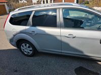 Gebraucht Ford Focus 105 PS (77 kW) 2010 Silber Kombi