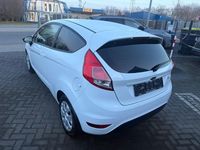 Gebraucht Ford Fiesta Trend 82 PS (60 kW) 2013 Weiß Kleinwagen