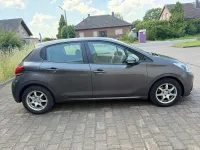 Gebraucht Peugeot 208 83 PS (61 kW) 2017 Grau Kleinwagen