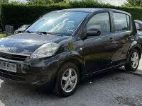 Gebraucht Daihatsu Sirion 69 PS (50 kW) 2009 Schwarz Kleinwagen