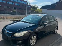 Gebraucht Hyundai i30 90 PS (66 kW) 2011 Schwarz Limousine