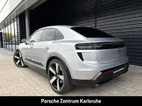 Gebraucht Porsche Macan Turbo 469 kW (639 PS) 2025 Dolomitsilbermetallic SUV