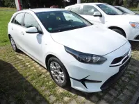 Gebraucht Kia Ceed Edition 7 101 PS (74 kW) 2022 (wd) cararraweiss Kleinwagen