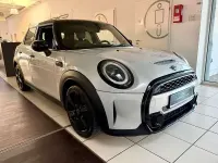Używany Mini Cooper S Classic 178 KM (130 kW) 2022 Srebrny Hatchback