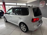 Gebraucht VW Touran Match 105 PS (77 kW) 2012 Silber Van / Kleinbus