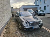 Gebraucht Mercedes E240 Avantgarde 177 PS (130 kW) 2005 Schwarz Kombi