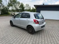 Gebraucht Toyota Yaris Edition 99 PS (72 kW) 2011 Silber Kleinwagen