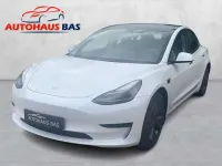 Gebraucht Tesla Model 3 Standard Range 208 kW (283 PS) 2022 Pearl white multicoat Limousine