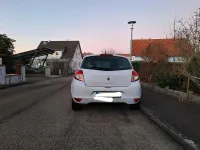 Gebraucht Renault Clio III 75 PS (55 kW) 2011 Weiß Kleinwagen