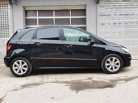 Używany Mercedes B200 140 KM (102 kW) 2011 Czarny Minivan
