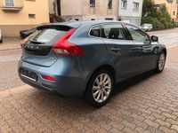 Gebraucht Volvo V40 Summum 114 PS (83 kW) 2013 Blau Limousine