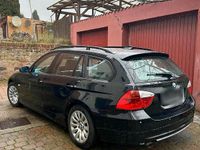 Gebraucht BMW 320 163 PS (119 kW) 2007 Schwarz Kombi