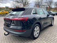 Gebraucht Audi e-tron Basis 300 kW (408 PS) 2022 Schwarz SUV