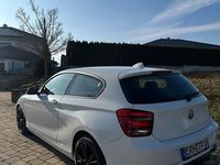 Gebraucht BMW 114 102 PS (75 kW) 2014 Weiß Kleinwagen